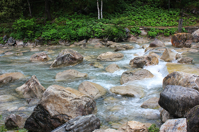山間小溪（xī）