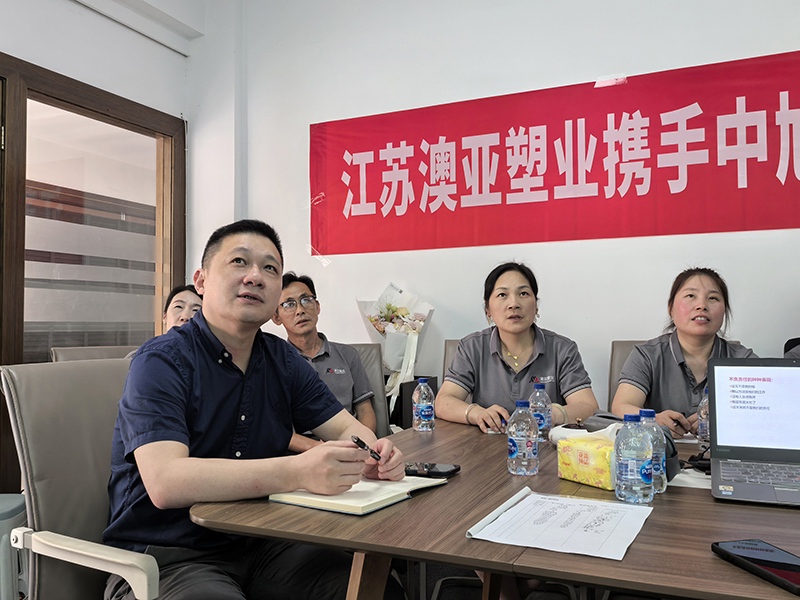 公（gōng）司總經理王健全程（chéng）參與本次培訓